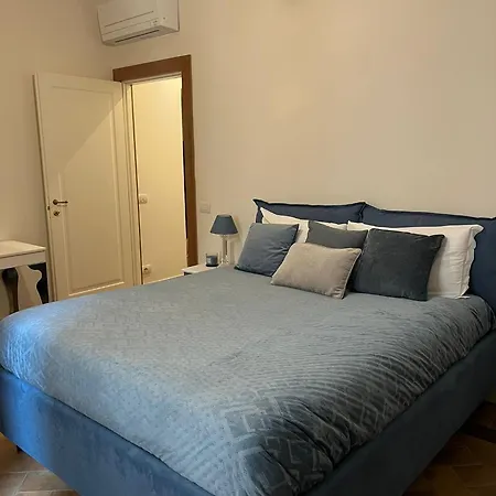 Deluxe Spanish Steps Apartment *