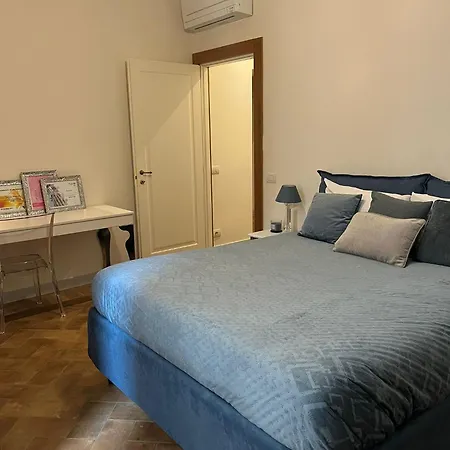 Deluxe Spanish Steps Apartment Rome