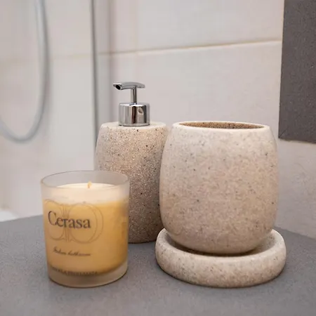 Deluxe Spanish Steps Apartment