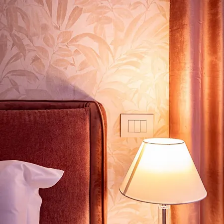 Deluxe Spanish Steps Apartment