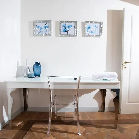Deluxe Spanish Steps Apartment Rome