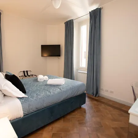 Deluxe Spanish Steps Apartment