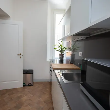 Deluxe Spanish Steps Apartment